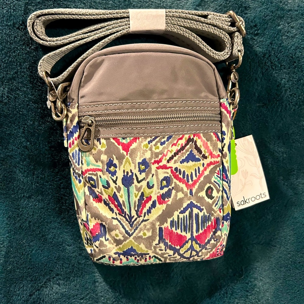 Sakroots On The Go Mini Smartphone Crossbody Brave Pretty Pattern